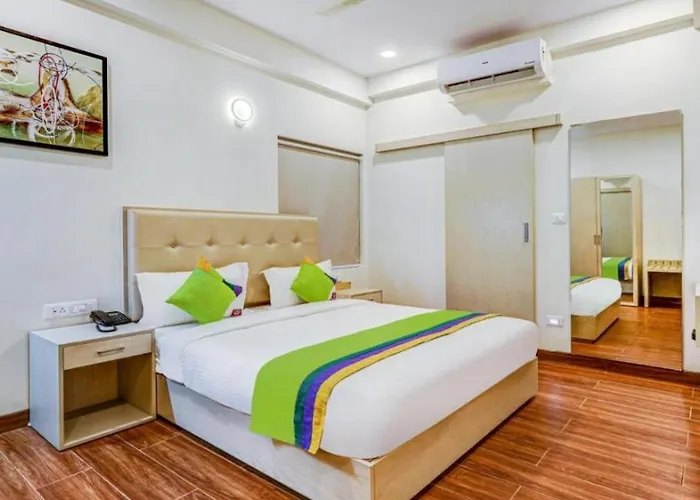 Hotel Urban Brood - Near Prem Mandir